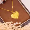 Collar Colgante con Forma de Corazón Brillante Efecto Hielo Chapado en Oro de Alta Retención de Color para Mujer, Estilo Lujo Ligero, Cadena para Clavícula que Atrae la Riqueza y Trae Bendiciones