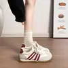 Zapatillas de entrenamiento alemanas estilo retro para niñas, nueva colección primavera/verano 2026, zapatos infantiles de suela blanda estilo Forrest Gump, zapatillas blancas casuales para niños mayores, de moda
