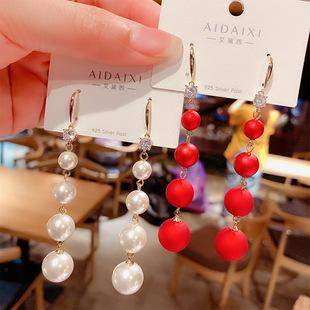 2021 novos brincos de tendência para mulheres temperamento da moda versátil rede celebridade brincos de pérola fosco brincos de borla longa ganchos de orelha 2021新款潮耳环女时尚气质百搭网红磨砂珍珠耳坠长款流苏耳饰耳钩