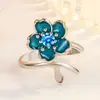 Anillo Abierto Diamante Azul Brillante Chapado en Platino Pintura Esmaltada Anillo de Diamante Azul Mar Anillo de Pétalo de Cerezo de Cinco Pétalos para Mujer