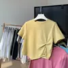 Camiseta Irregular de Manga Curta para Mulheres, Novo Estilo de Verão 2026, Design Único, Top Curto de Meia-Manga de Nicho de Cintura Alta