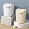 Mini Papelera de Escritorio con Tapa, Pequeño Cubo de Basura Doméstico Creativo Estilo Europeo con Tapa Basculante, Práctico para Uso en el Hogar