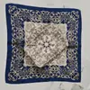 Pañuelo cuadrado estampado de leopardo bufanda coreana femenina de seda versátil pañuelo para el pelo bufanda retro flor de anacardo pañuelo cuadrado pequeño venta al por mayor