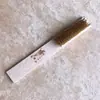 Escova de arame de aço para limpeza de ferrugem escova de arame em forma de faca cabo de plástico vermelho escova de ferro