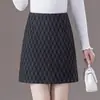 Falda corta de mezcla de lana con estampado de rombos para mujer, nueva colección primavera/otoño 2026, elegante de cintura alta, falda de línea A que estiliza, adecuada para figuras petite, falda midi que se ajusta a las caderas