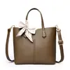 2026 Nova Bolsa de Ombro Casual Cor Sólida Super Grande Capacidade Moda Feminina Bolsa Textura Prática Feminina de Mão
