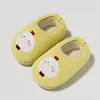 Chinelos e sapatos de algodão com tema de animais de desenho animado, novo estilo infantil inverno 2026, adequados para uso interno e externo, antiderrapantes, leves e macios, para bebês e meninas