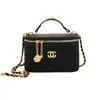 Bolso pequeño cuadrado versátil y de moda, diseño simple, bandolera, estilo Chanel, bolso plisado transfronterizo, nuevo modelo de verano 2026