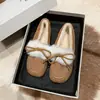 Zapatos peludos de moda y populares para mujer, nueva colección de invierno 2026, mocasines cómodos de suela blanda estilo británico, forrados de felpa para abrigar.