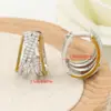 Pendientes de Aro de Dos Tonos con Líneas Cruzadas Yanbai para Mujer, Aretes de Diseño Novedoso con Estilo, Estilo Minimalista Fresco, Pendientes de Circonita de Lujo Ligero