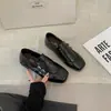 Sapatos rasos de couro estilo britânico para mulheres, nova coleção de outono, incrivelmente estilosos e populares, sapatilhas Mary Jane, perfeitos para ir ao trabalho e para o dia a dia