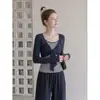 Camiseta azul marino elegante de cuello redondo, hombros normales, manga larga para mujer, nuevo modelo de otoño, bloques de color, efecto de dos piezas, con tiras de amarre