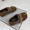 Sapatos femininos retrô versáteis confortáveis sem cadarço com estampa de leopardo, novidade outono 2026 estilo Birkenstock casuais para o dia a dia com sola macia e leves