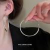 Aretes de círculo hueco con electrochapado de oro real, moda, diseño simple, aretes de viento metálicos, aretes de viento frío personales, venta al por mayor
