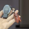 Llavero de cuerda trenzada con nudo de diamante de sándalo rojo cuerno de rinoceronte sándalo rojo cigarras colgante de coche Zen cadena para teléfono móvil