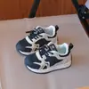 Zapatos Infantiles Primavera y Otoño 2026 Modelo Nuevo Malla Transpirable Antideslizante con Hebilla Zapatos Casuales para Niños Zapatos Deportivos Ligeros para Niñas