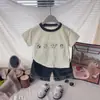 Conjunto de Verano para Niños 2025 Nuevo Elegante Ropa de Verano para Bebés Ropa Infantil de Bebé Delgado de Manga Corta Conjunto de Dos Piezas Moderno