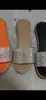 Sandalias de Pedrería de Verano 2026 Nuevas para Mujer, Sandalias y Chanclas de Deslizamiento Transfronterizas para Mujer, Stock del Fabricante, Comercio Exterior