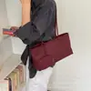 Elegante Bolso Tote Casual de Moda para Mujer 2026 Principios de Otoño Nuevo Estilo Coreano Bolso de Hombro Único para el Trabajo Ligero de Mano Bolso Grande