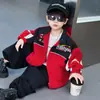 2267 Jaqueta de Outono para Meninos 2026 Nova Coleção Primavera e Outono Estilo Coreano Moda Tendência Jaqueta de Motociclista para Meninos Pequenos com um Visual Descolado e Estiloso