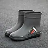 Botas de chuva de novo estilo para homens e mulheres, com design de bico fechado, impermeáveis e à prova de chuva, com punhos elásticos, adequadas para o trabalho e proporcionando aderência antiderrapante