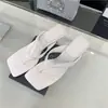 Nuevas chanclas de tacón de gato de tacón alto estilo francés de verano para mujer, adecuadas para usar con faldas, sandalias de playa de tacón de aguja de punta cuadrada