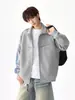 Sudadera gris estilo americano con cuello de solapa para hombre, nueva colección otoño e invierno 2026, chaqueta deportiva casual holgada a rayas de alta calle
