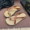 Novas Sandálias Francesas Estilo Fada com Tira para Dedo do Pé para Mulheres 2026, Perfeitas para Looks de Verão, Férias e Praia, Sandálias Planas Deslumbrantes