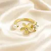 Anillo Nuevo Dulce Floral Abierto de Nicho Exquisito con un Diseño Tachonado de Diamantes Super de Hada, Anillo Geométrico de Lujo Ligero para Mujeres