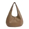 Comercio Exterior Moda Americana Retro Remaches Bolso de Axila para Mujer Principios de Otoño Gran Capacidad Lujo Ligero Tacto de Alta Gama Bolso de Hombro Único