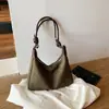 Bolsa Grande de Mão Feminina 2026 Nova Moda Outono Inverno Retrô Bolsa Transversal Versátil Toque de Luxo Bolsa de Ombro Único
