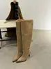 Botas de salto alto com bico fino acima do joelho para mulheres, novo estilo outono e inverno 2026, botas empilhadas plissadas de salto fino, botas de montaria femininas