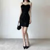 Vestido com alça trançada para mulheres, adequado para festas e reuniões, tamanho petite, luxo leve, estilo socialite elegante, justo ao corpo, vestido curto