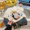 Verão 2026 Nova Camiseta Infantil de Algodão Puro Manga Curta Meninos Desenho Animado Boneco 3D Top Meninas Estilo Coreano Manga Meia