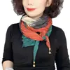 Pingente com fecho magnético, lenço de pescoço pequeno plissado, lenço de gaze em blocos de cor, protetor de pescoço leve e versátil, lenço de seda decorativo, lenço elegante para mulheres
