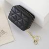 2026 Nueva Bolsa Triangular Portátil Mini para Hilo de Bordar con Espejo, Bolsa Simple para Labial, Bolso de Maquillaje Versátil de Color Sólido de Moda para Almacenamiento