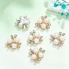 Aleación de imitación acrílica DIY joyería colorida tres perlas flor corazón flor placa hebilla accesorios para el cabello material de accesorios de pedrería