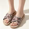 Novas chinelos de casal estilo chinês com tiras cruzadas, adequados para homens e mulheres, podem ser usados fora de casa, são respiráveis, leves e antiderrapantes, para uso doméstico e interno
