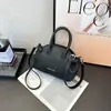 Pedido do Cliente para uma Bolsa Branca Feminina, Novo Modelo 2025 Bolsa Bowling, Bolsa Transversal, Bolsa de Mão Bolsa Boston