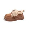 026 Zapatos de algodón nuevos de invierno para niños, mocasines de princesa estilo coreano para niñas con forro de felpa, zapatos pequeños de cuero modernos y cálidos