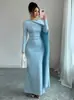Vestido de Festa Longo de Tricô Elegante Versátil com Amarração na Cintura e Pregas, Manga Longa, Novo para Outono 2026