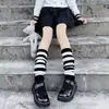 Meias de tricô com listras verticais quentes de outono e inverno, meias de cano médio para garotas jk japonesas, populares no ins, à prova de frio, combinam com tudo para as pernas