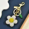 Llavero de Flor con Diamantes Completos de Color Dopamina, Colgante de Bolsos de Girasol Incrustado con Diamantes Estilo Girly, Estilo de Nicho de Alta Gama