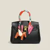 Bolsas Femininas Transfronteiriças, Bolsa Tote Nova Estilo Lenço de Seda, Bolsa de Ombro Retro Fashion com Grande Capacidade, Bolsa Transversal Versátil de Luxo Leve