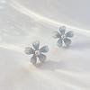Pendientes de perlas de cristal azul de alta calidad 2023, elegantes y lujosos, con diseño de nicho, exquisitos pendientes con clip para las orejas para mujer.