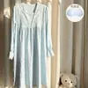 Camisola Estilo Corte Francês para Mulheres Primavera e Outono Comprimento Médio Estilo Coreano Acabamento em Renda Doce Princesa Cor Sólida Casual Roupa de Casa