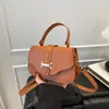 Bolso Cuadrado Pequeño Retro Francés de Alta Apariencia para Mujer, Nuevo Modelo Otoño 2025, Bolso de Hombro y Bolso Cruzado Versátil con Correa de Cuero de Lujo Ligero
