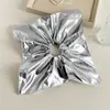 Lenço Quadrado Grande Metálico Estilo Coreano de Luxo Leve com Toque de Alto Padrão, Gravata de Cabelo Quadrada Versátil, Elástico de Cabelo para Rabo de Cavalo Cor Sólida, Acessório de Cabelo