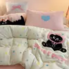 Invierno Espesado Toalla Bordada Terciopelo de Leche Juego de Cuatro Piezas Sábanas Funda Nórdica Más Ropa de Cama Juego de Tres Piezas Dormitorio Estudiantil 4