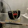 Bolsa Quadrada Pequena Fresca e Casual para Mulheres 2026 Nova Tendência Fofa Bolsa de Ombro de Cereja Estilo Coreano Moda Bolsa Transversal